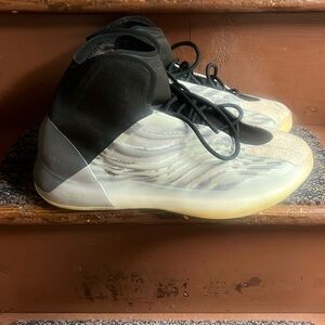 Adidas YZY QNTM - Size 13 - LIKE NEW! - no box, no sole.